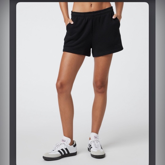 Vuori Sedona Sport black shorts small